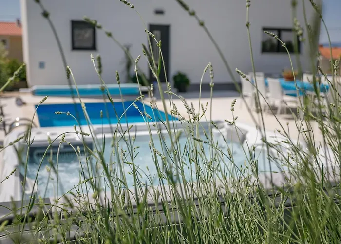 Dom wakacyjny Alma Krk *